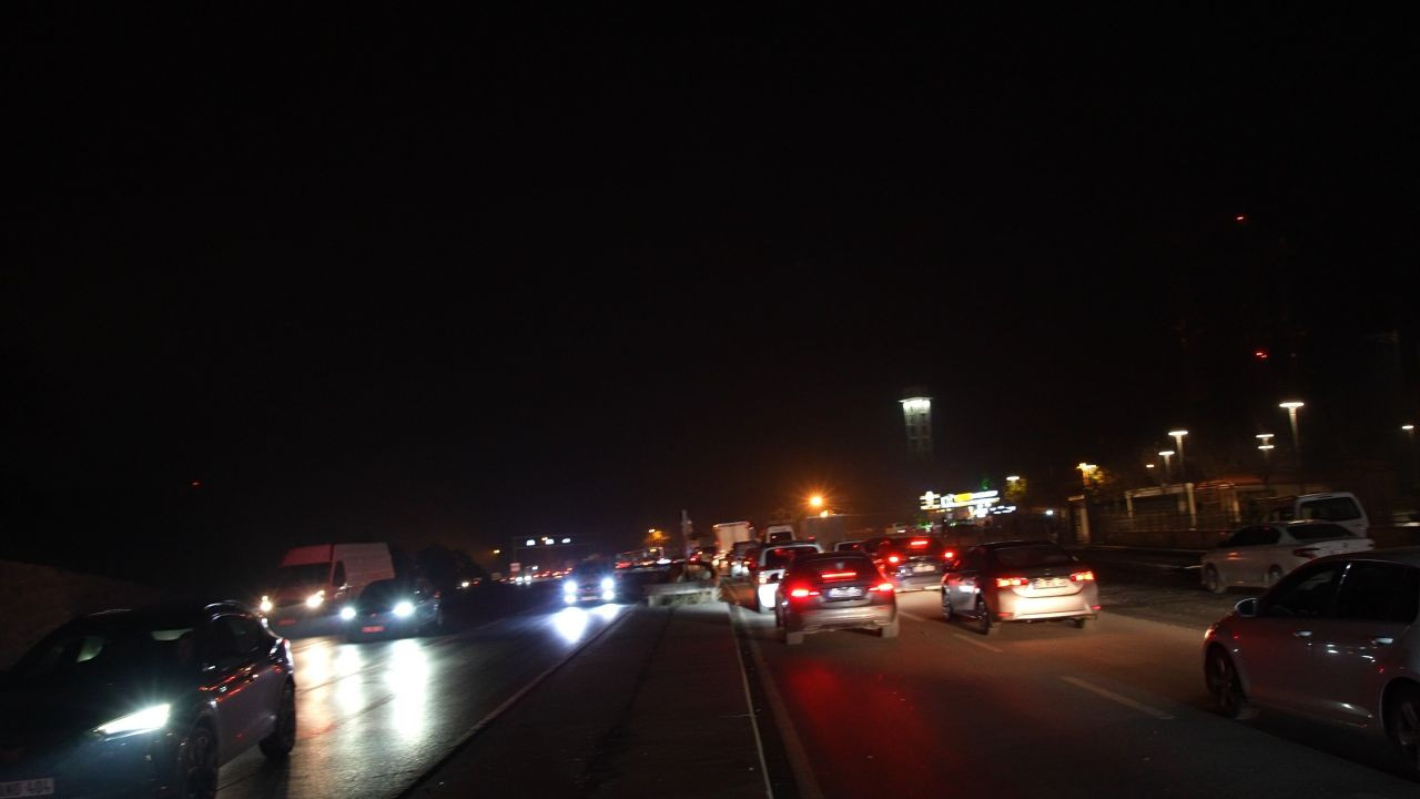 İSKİ'nin yol çalışması nedeniyle yürümek zorunda kalan vatandaşlara Arnavutköy Belediyesi'nden ücretsiz servis - Sayfa 3