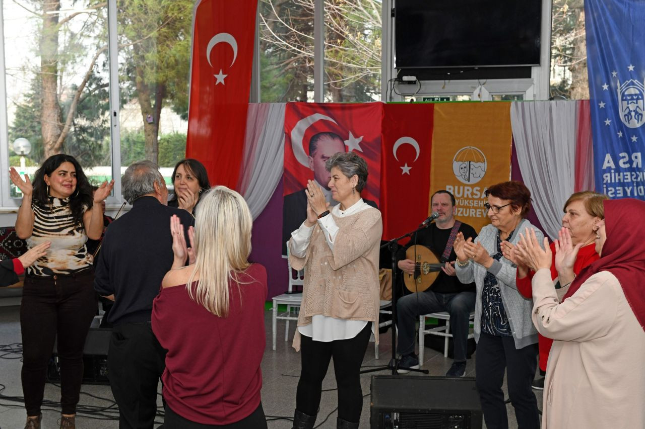 Türk Sanat Müziği Korosu, huzurevi sakinleri için söyledi - Sayfa 2