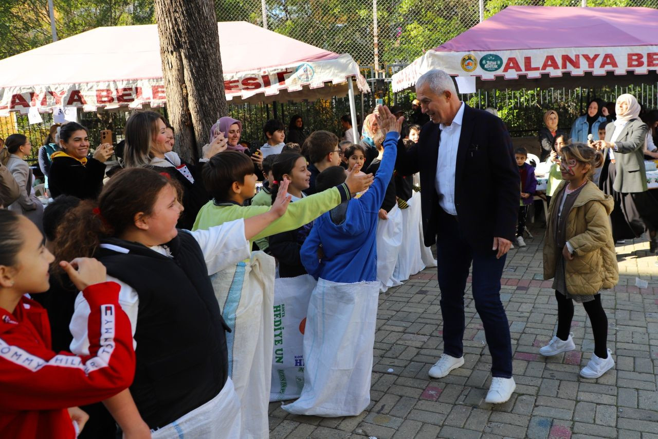 Başkan Özçelik esnafın taleplerini not aldı - Sayfa 9