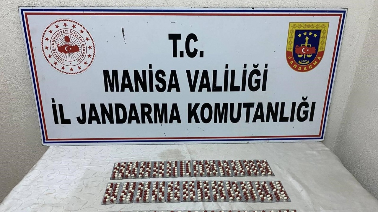 Manisa’da Uyuşturucu Operasyonu: Jandarma 504 Sentetik Ecza Ele Geçirdi