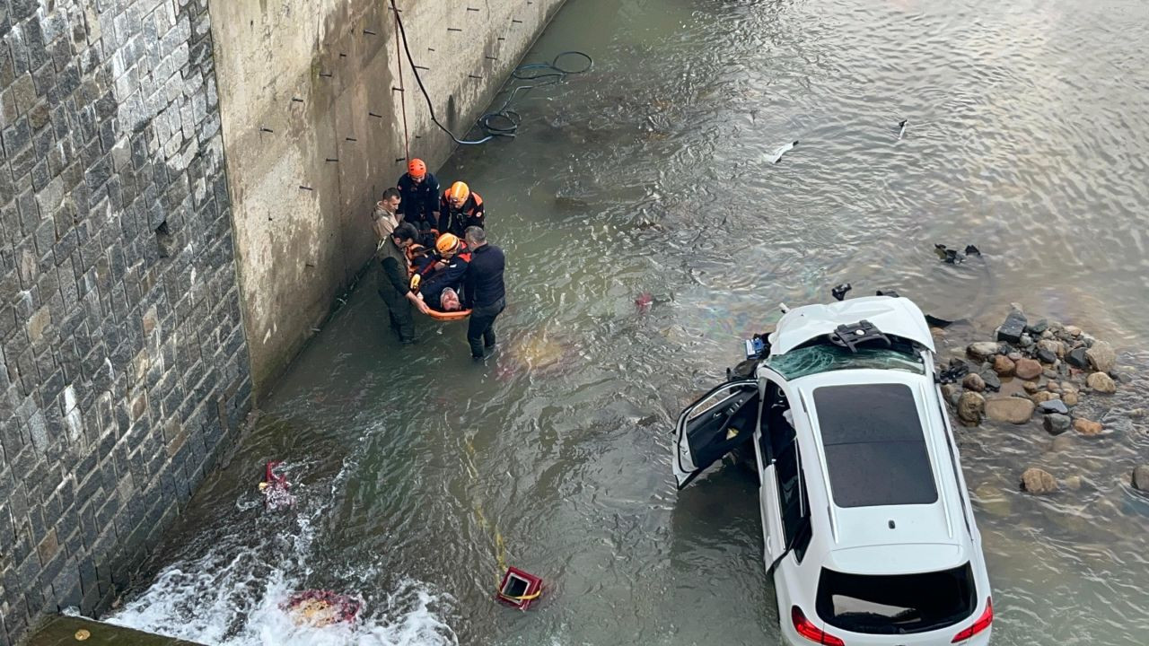 Rize’de Öğrenci Servisi ile Cip Çarpıştı: 10 Yaralı - Sayfa 4