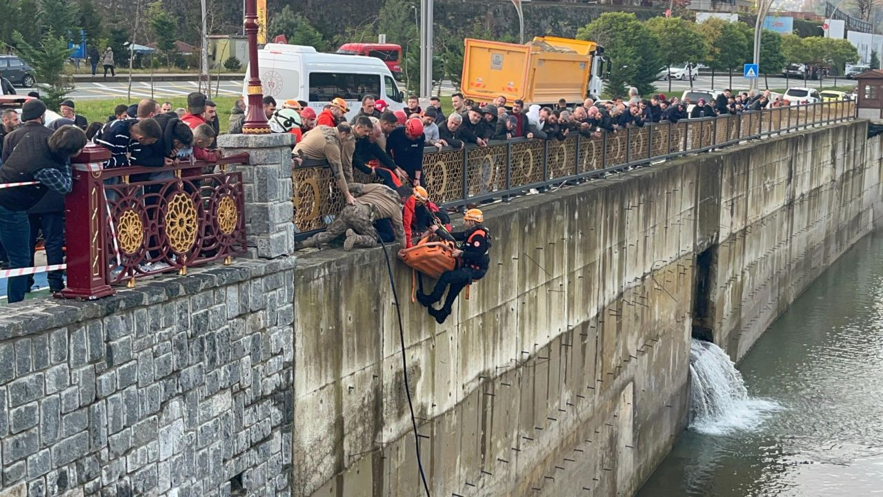 Rize’de Öğrenci Servisi ile Cip Çarpıştı: 10 Yaralı - Sayfa 6