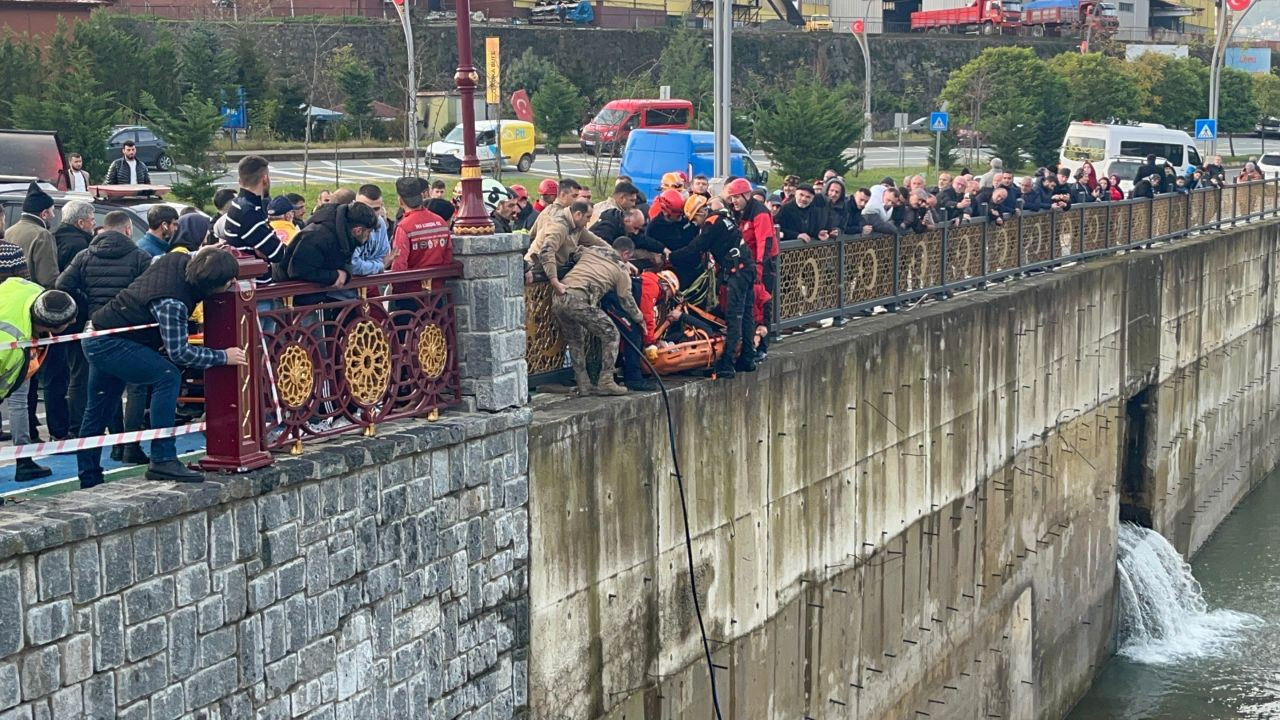 Rize’de Öğrenci Servisi ile Cip Çarpıştı: 10 Yaralı - Sayfa 7