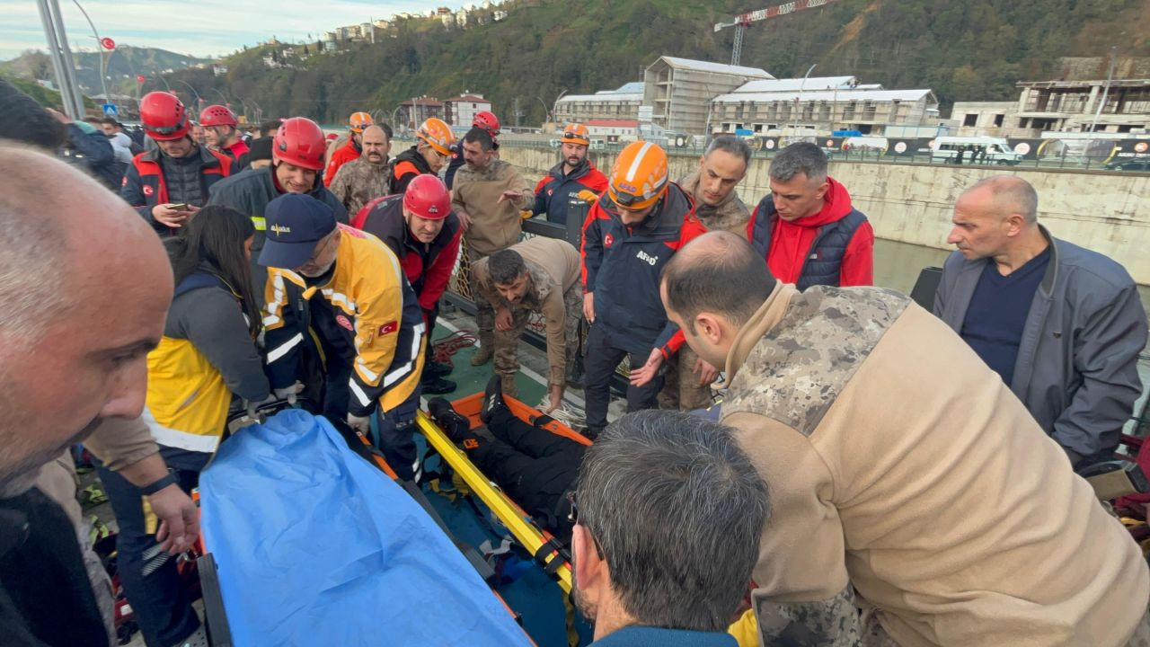 Rize’de Öğrenci Servisi ile Cip Çarpıştı: 10 Yaralı - Sayfa 8