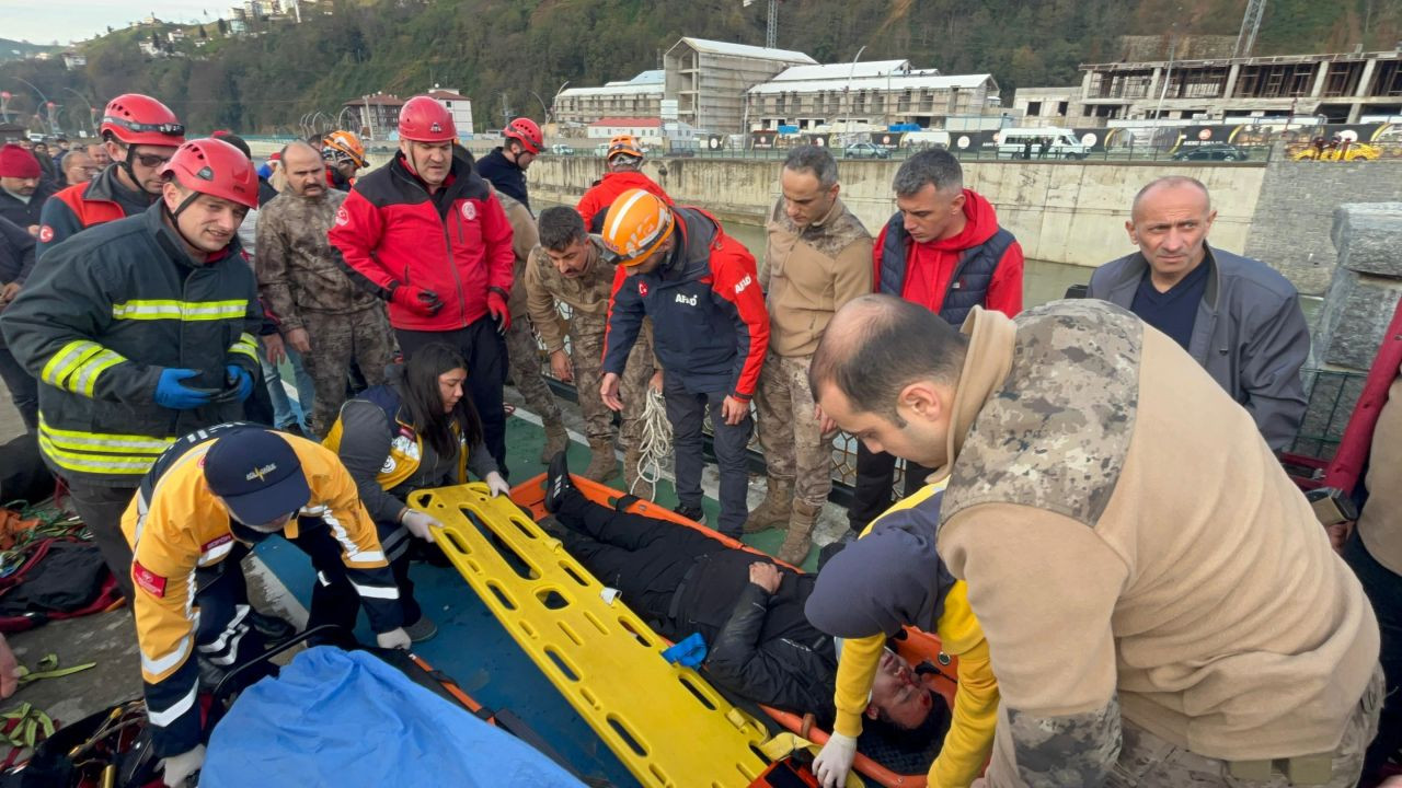 Rize’de Öğrenci Servisi ile Cip Çarpıştı: 10 Yaralı - Sayfa 9