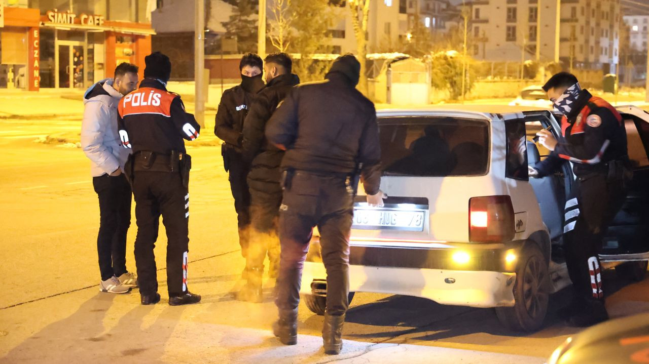 Aksaray'da Polis Ekiplerinden Eş Zamanlı Şok Uygulama - Sayfa 4