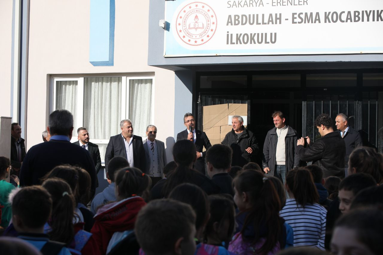 Başkan Dinç öğrencilerle bir araya geldi: Gözlerinizdeki parıltı geleceğe umutla bakmamızı sağlıyor - Sayfa 7