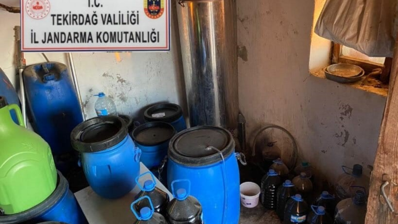 Tekirdağ'da Sahte İçki Operasyonu: 1 Ton 165 Litre Ele Geçirildi