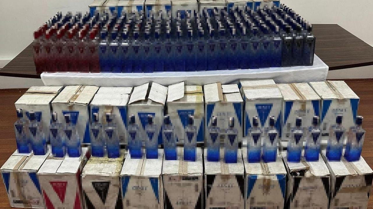 Balıkesir'de eş zamanlı operasyon: Bin 611 adet kaçak alkollü içki şişesi ele geçirildi!