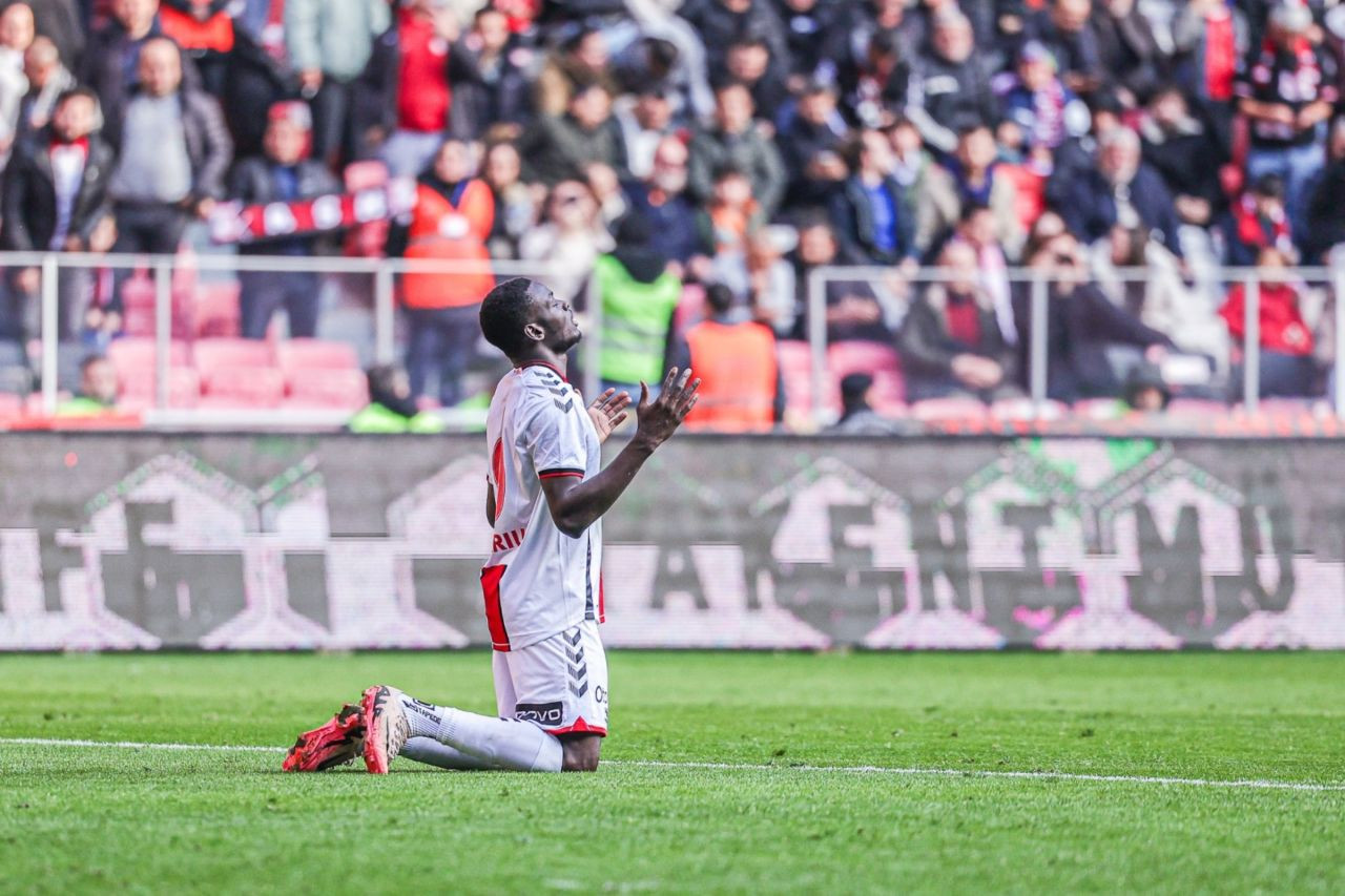 Bodrum FK, Samsunspor Deplasmanında kalesinde 4 Gol Yedi! - Sayfa 4