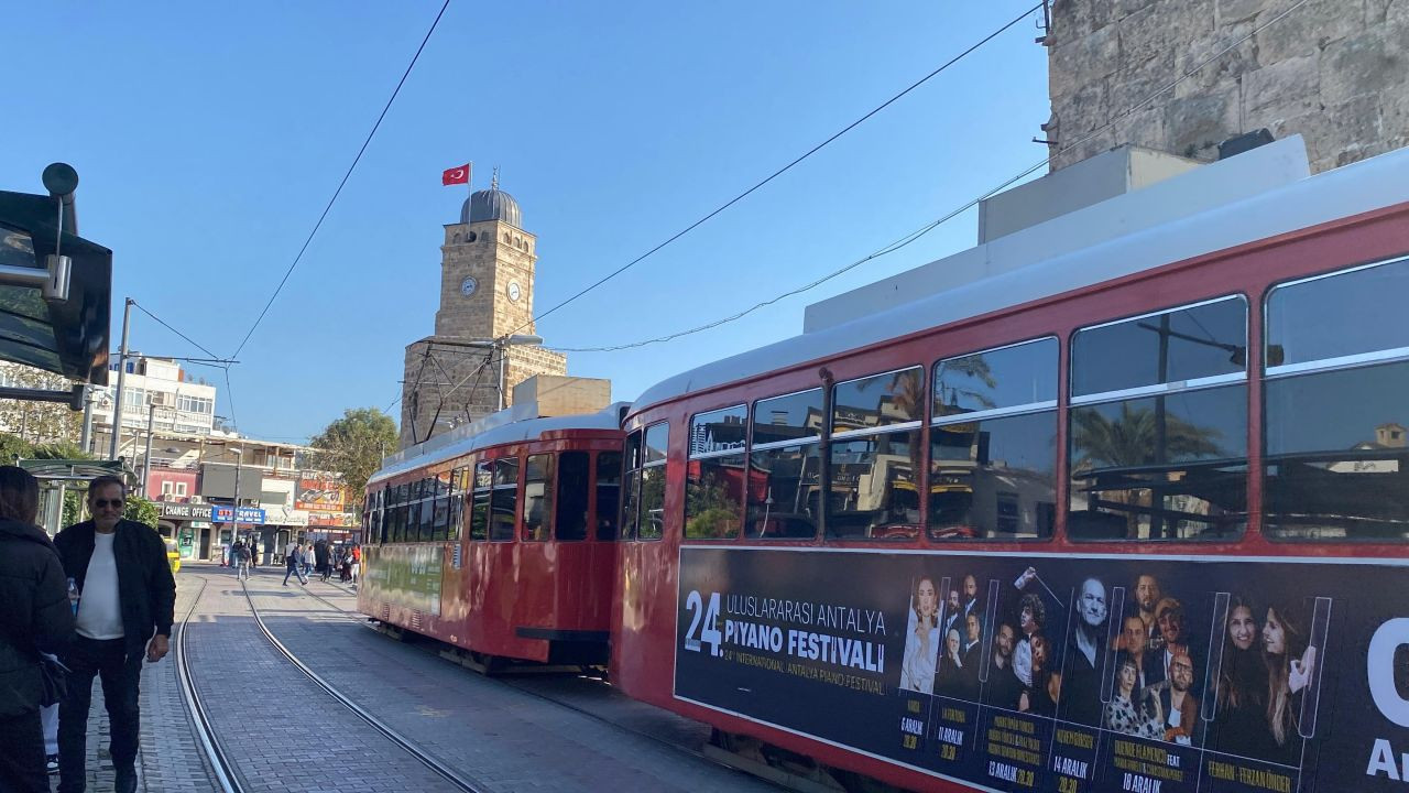 Nostaljik tramvay yolcularına canlı piyano resitali - Sayfa 7