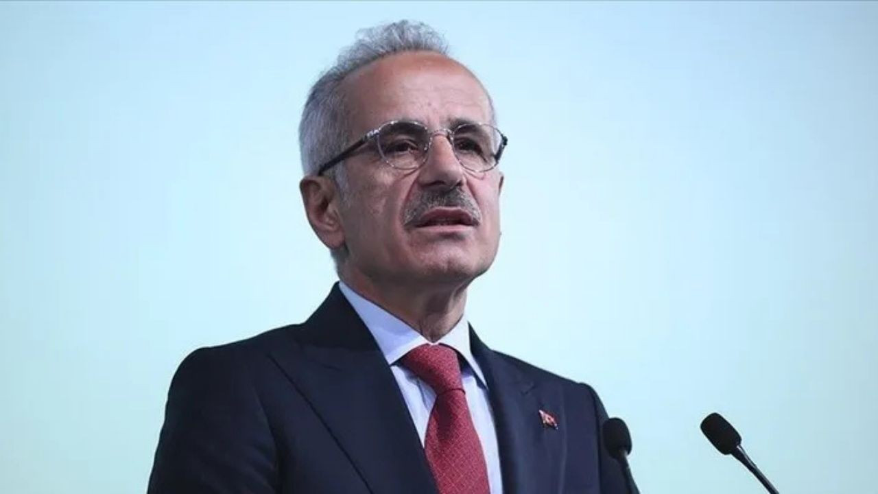 16 yaş altına sosyal medya yasağı getirilecek mi? Bakan Uraloğlu'ndan flaş açıklama