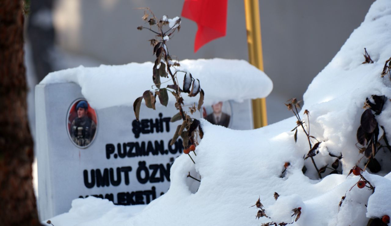 Erzurum buz tuttu, sokak çeşmeleri dondu - Sayfa 7