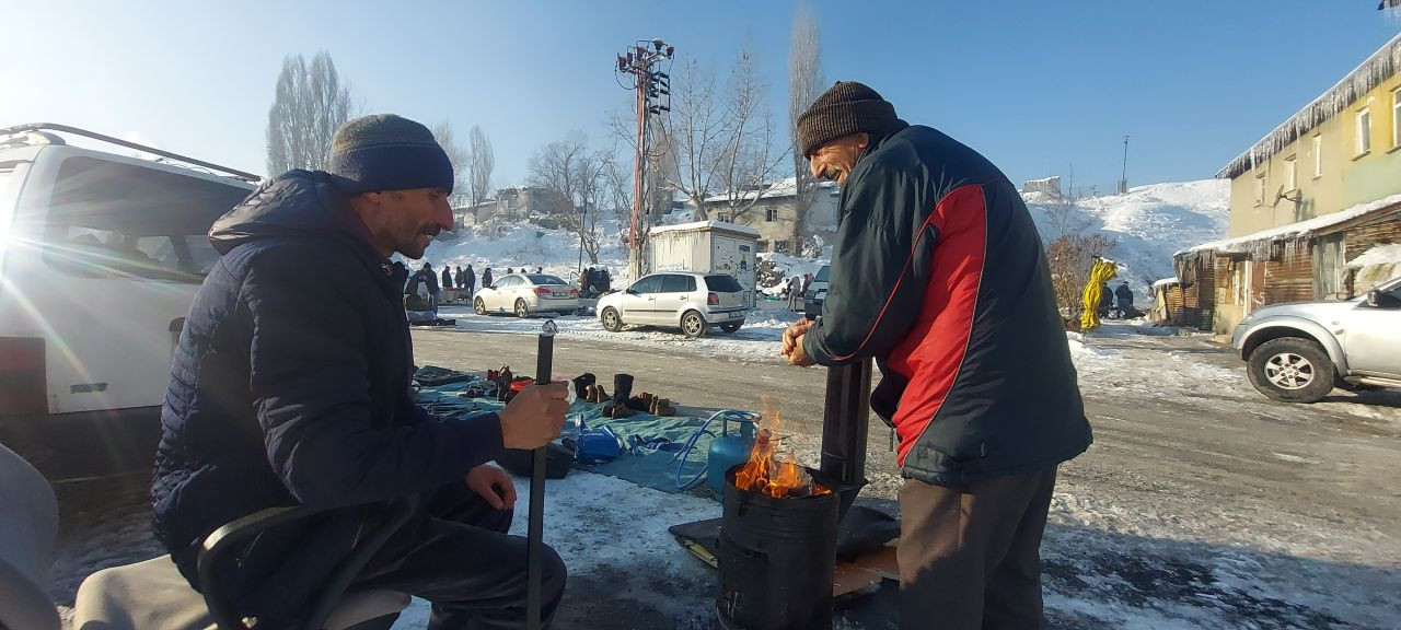 Erzurum buz tuttu, sokak çeşmeleri dondu - Sayfa 5