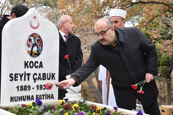 Çanakkale Kahramanı Seyit Onbaşı, mezarı başında anıldı - Sayfa 5