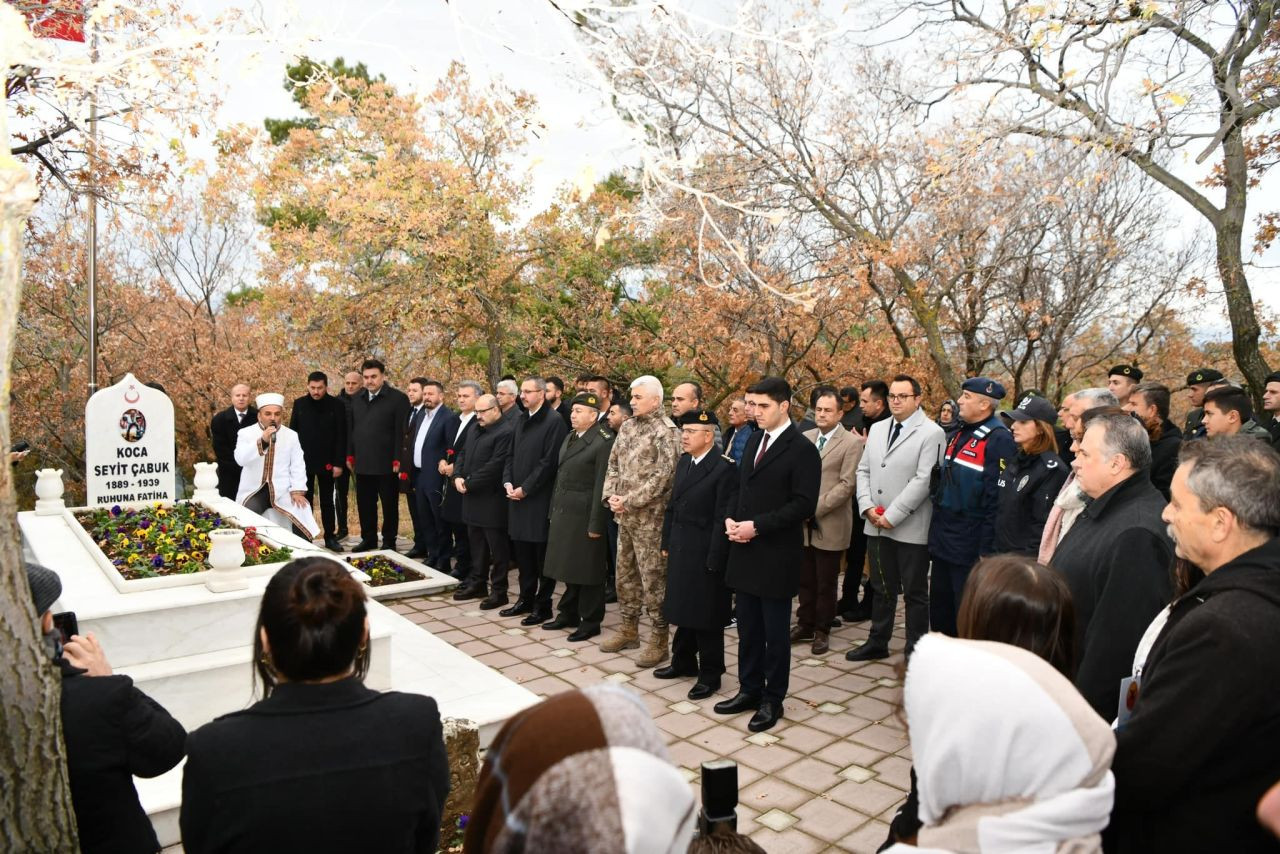 Çanakkale Kahramanı Seyit Onbaşı, mezarı başında anıldı - Sayfa 2