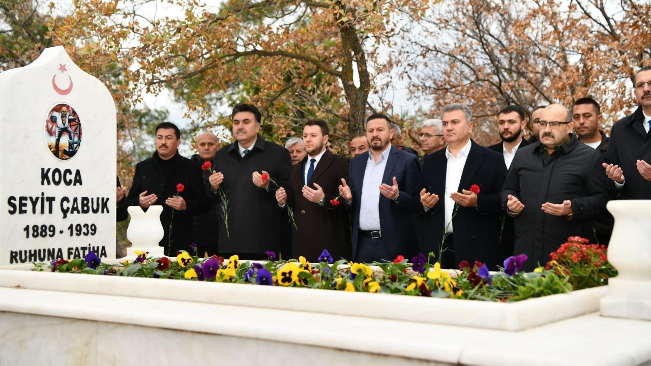 Çanakkale Kahramanı Seyit Onbaşı, mezarı başında anıldı