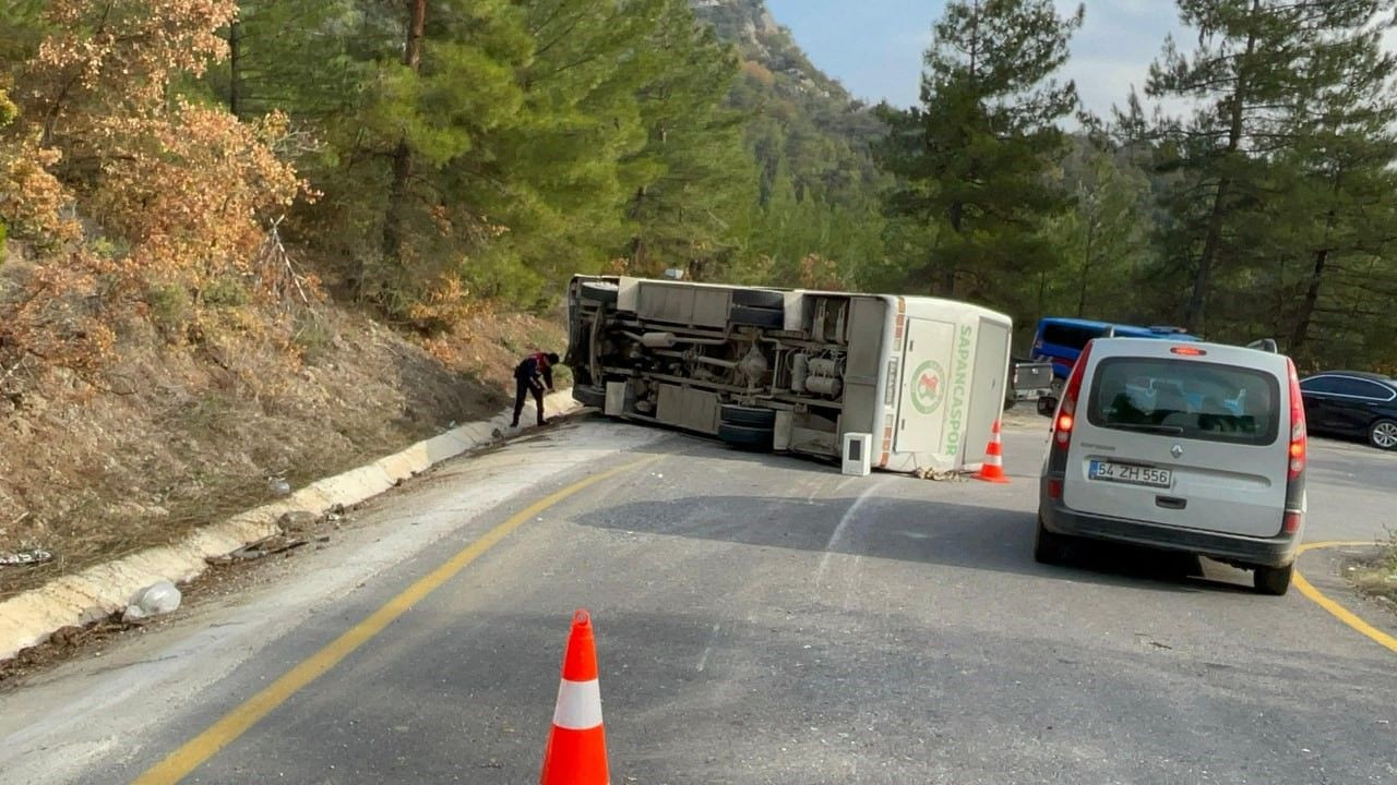 Sakarya’da Öğrenci Servisi Devrildi: 7 Öğrenci, 2 Öğretmen ve Şoför Yaralı - Sayfa 3