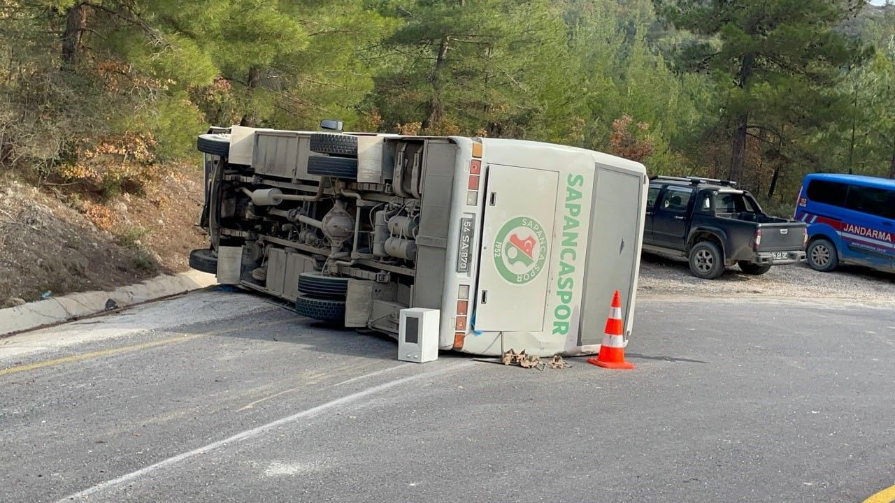 Sakarya’da Öğrenci Servisi Devrildi: 7 Öğrenci, 2 Öğretmen ve Şoför Yaralı - Sayfa 4