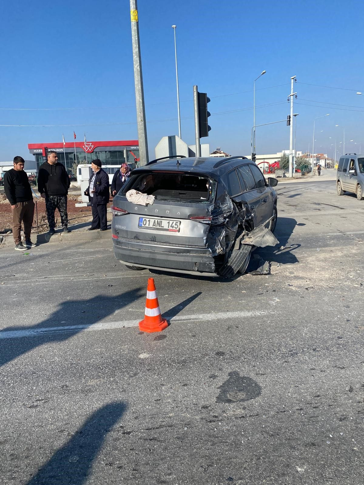 Ereğli’de Yolcu Otobüsü Kırmızı Işıkta Bekleyen Araçlara Çarptı: 1 Yaralı - Sayfa 4
