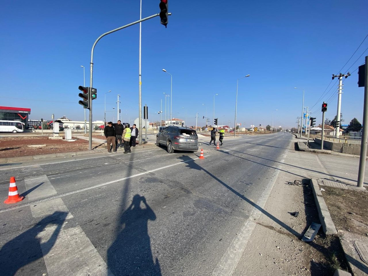 Ereğli’de Yolcu Otobüsü Kırmızı Işıkta Bekleyen Araçlara Çarptı: 1 Yaralı - Sayfa 6