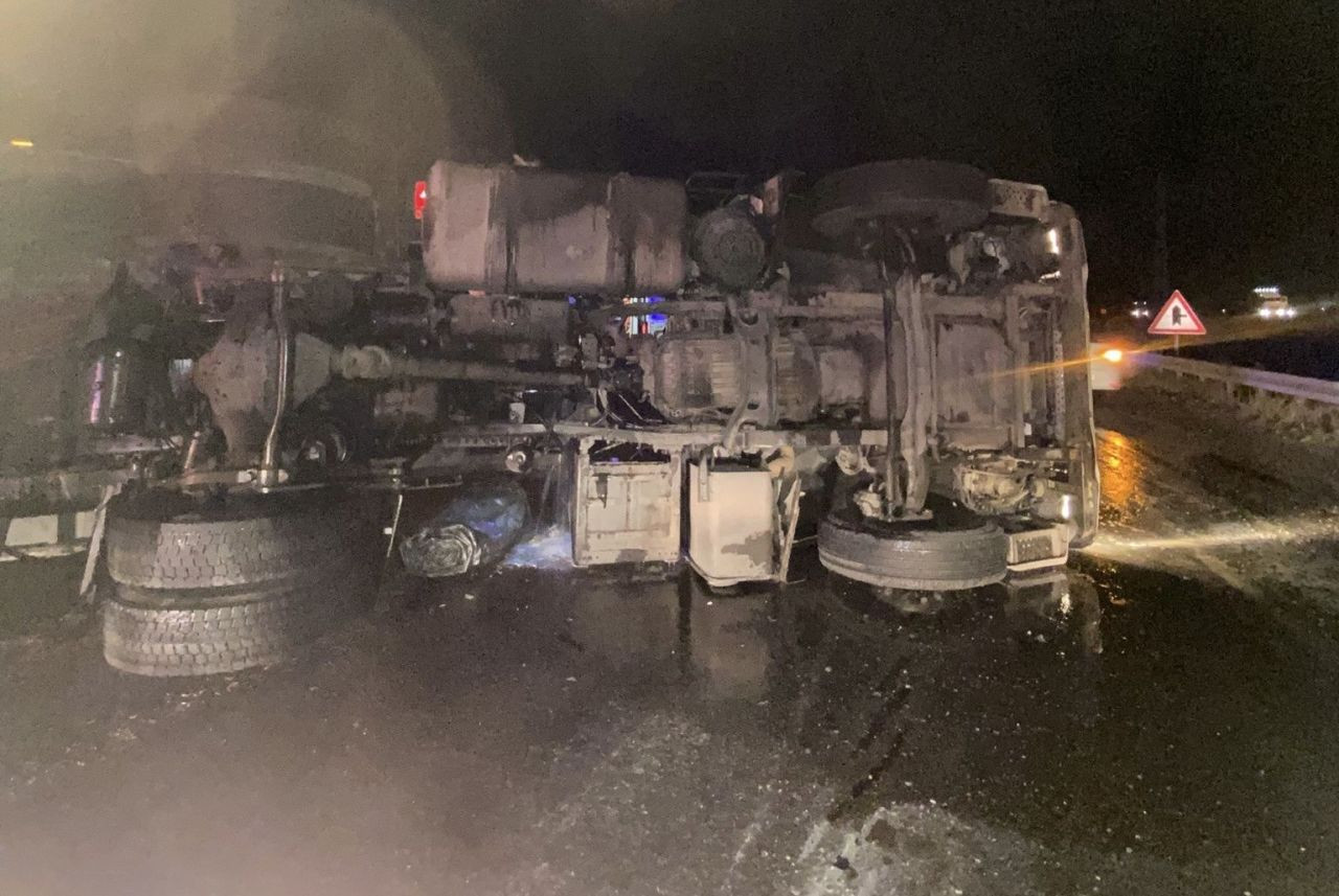 Susurluk’ta Tır Devrildi: Sürücü Hastaneye Kaldırıldı - Sayfa 4