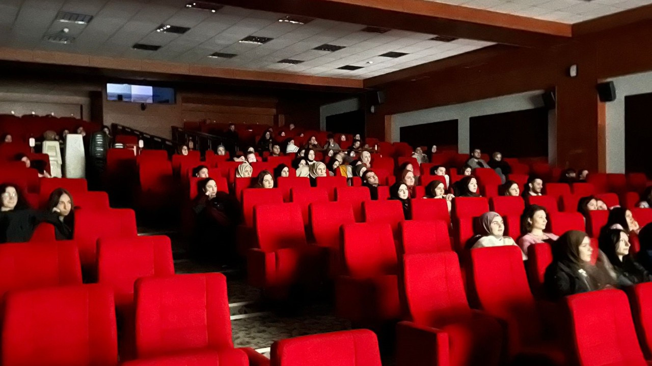 Hendek Belediyesi'nden ücretsiz film gösterimi