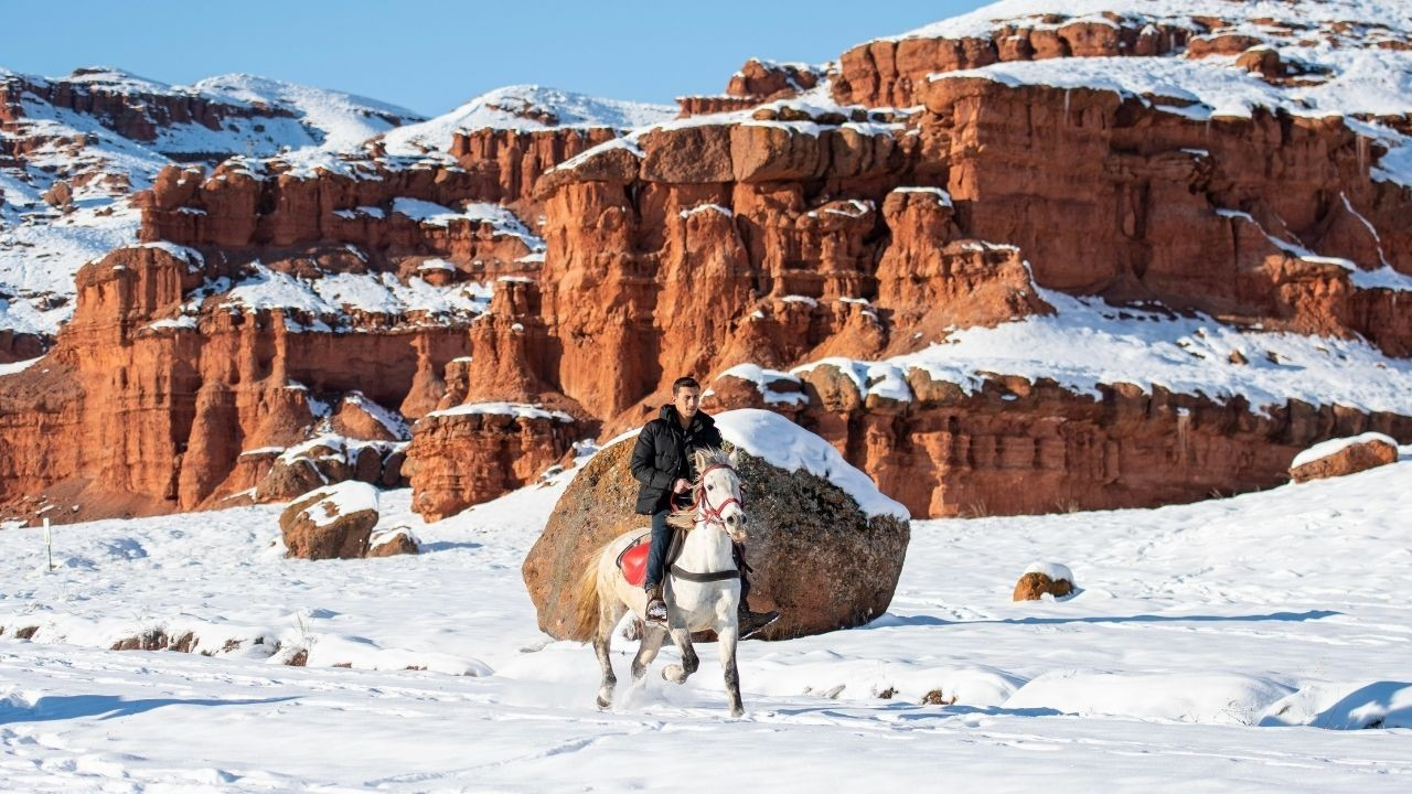 Burası Colorado Değil Erzurum: İşte Kırmızının Beyaz İle Buluştuğu Yer