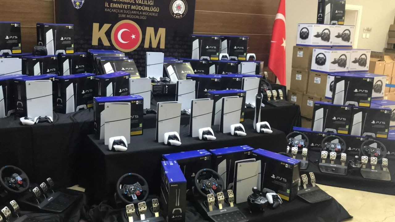 İstanbul'da 50 milyon lira değerinde 3 bin 500 kaçak oyun konsolu ele geçirildi - Sayfa 4