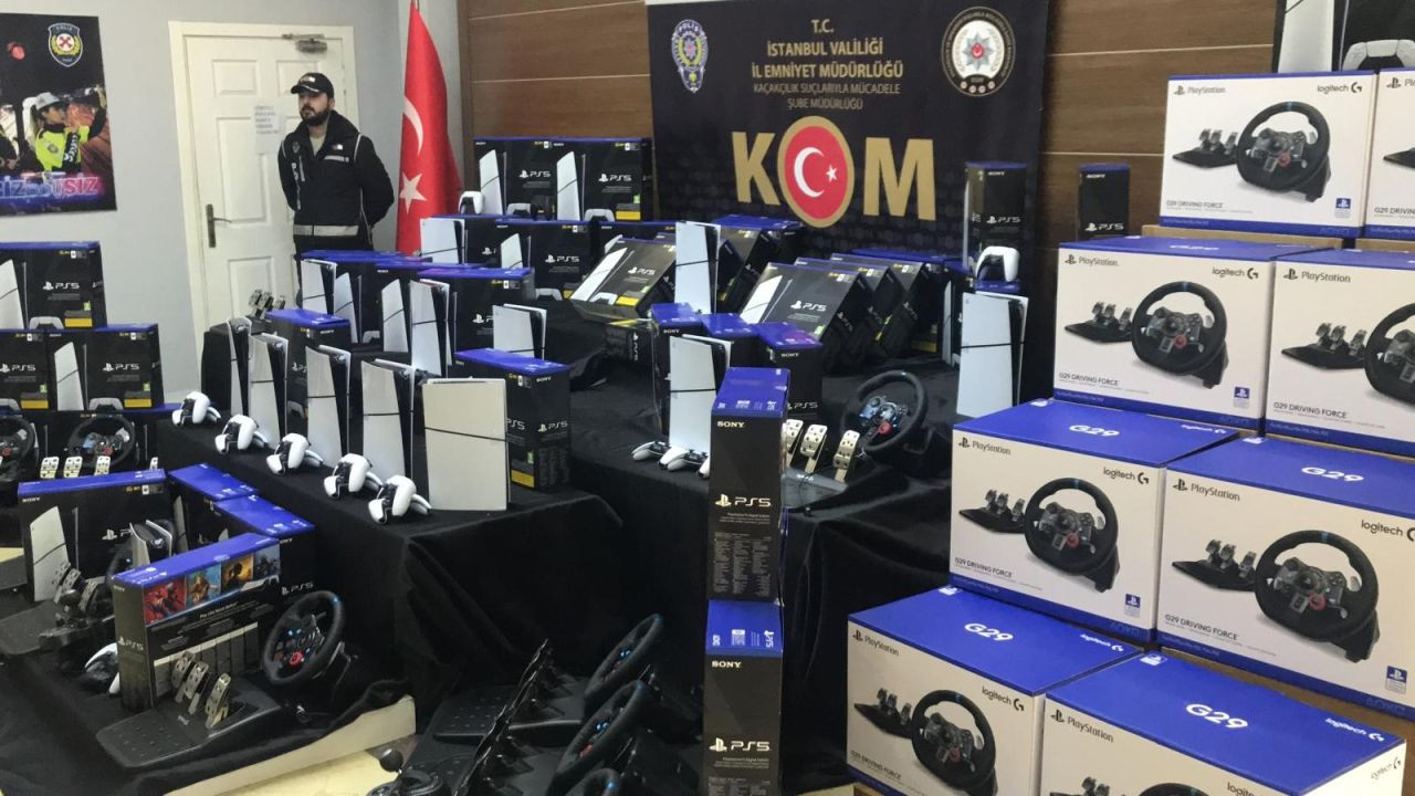İstanbul'da 50 milyon lira değerinde 3 bin 500 kaçak oyun konsolu ele geçirildi - Sayfa 3