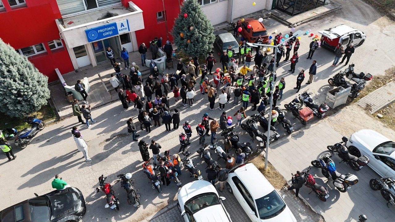 Down sendromlu çocuklar için, Motosiklet kulübü üyeleri etkinlik düzenledi - Sayfa 2