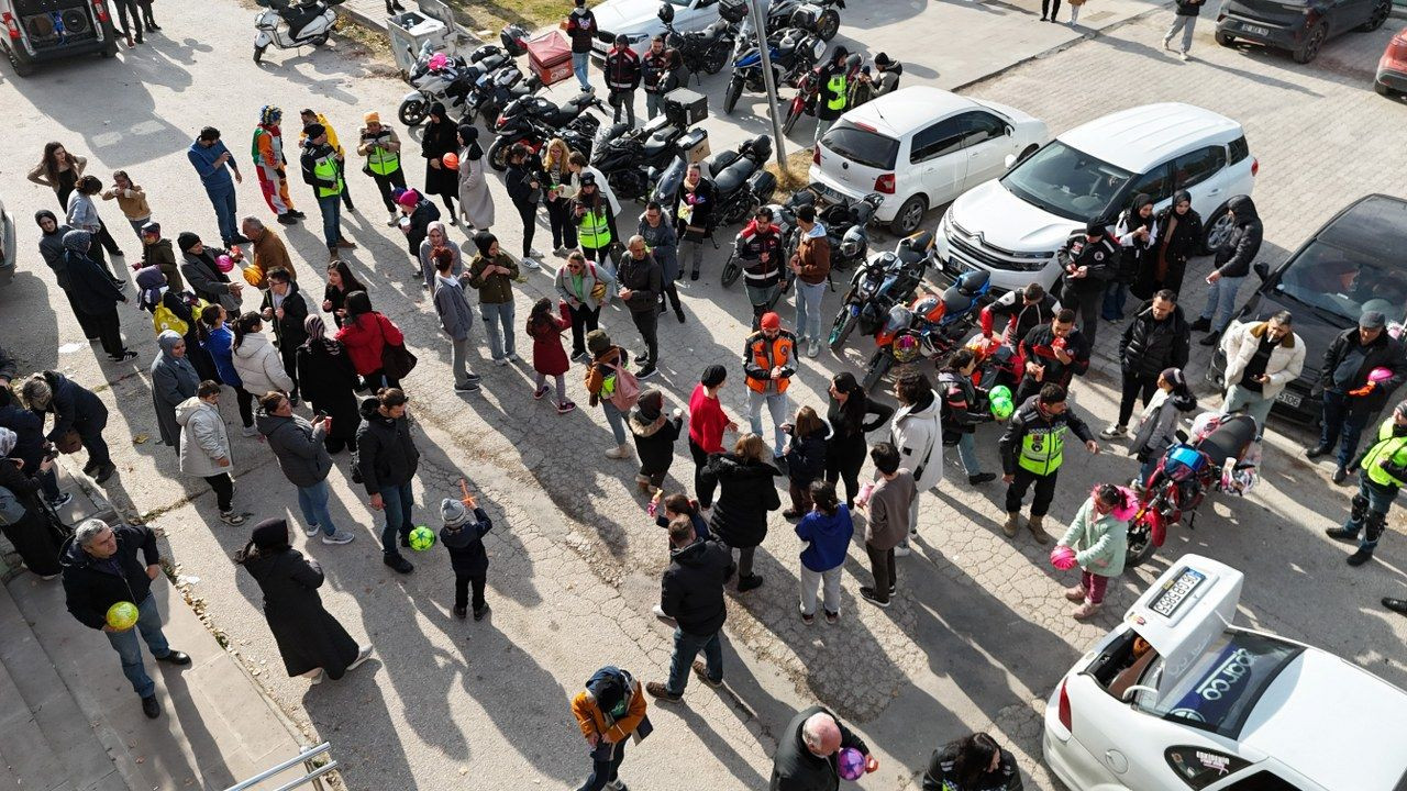 Down sendromlu çocuklar için, Motosiklet kulübü üyeleri etkinlik düzenledi - Sayfa 4