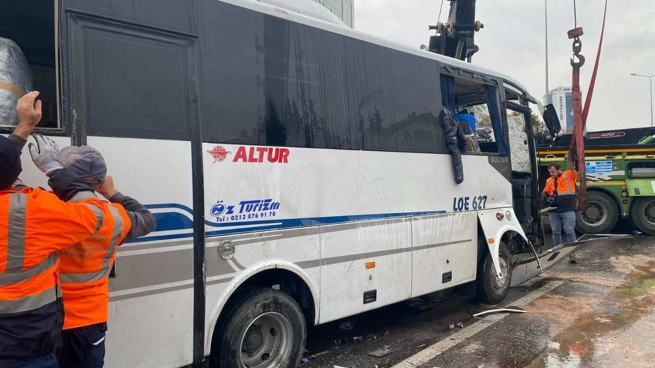 Maltepe’de minibüs devrildi: 1 ölü, 7 yaralı