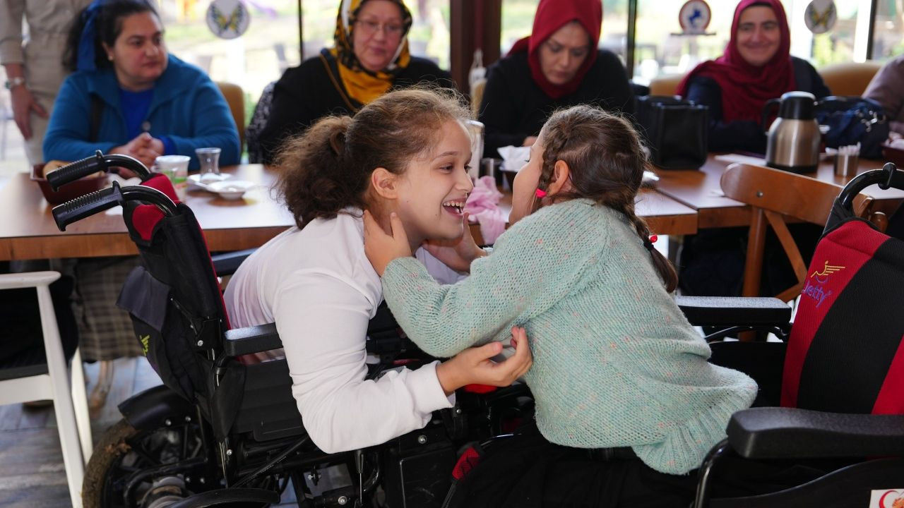 Engelli bireyler özel programda gönüllerince eğlendi - Sayfa 4