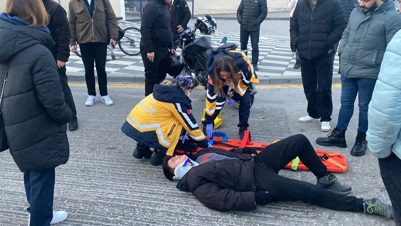 Bolu’da Motosiklet ve Otomobil Çarpıştı: 1 Kişi Yaralandı - Sayfa 1