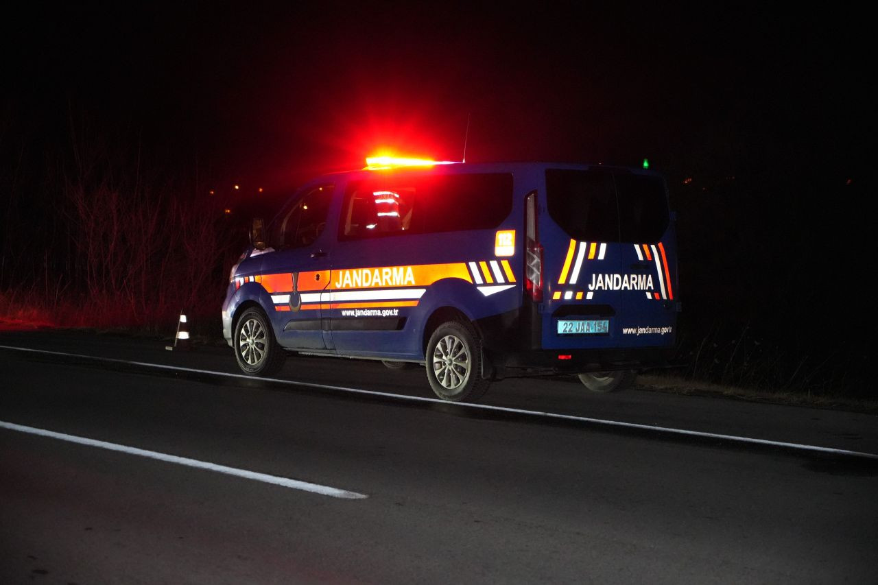 Edirne’de Tamir Bekleyen Tır Sürücüsüne Tır Çarptı: Hayatını Kaybetti - Sayfa 4