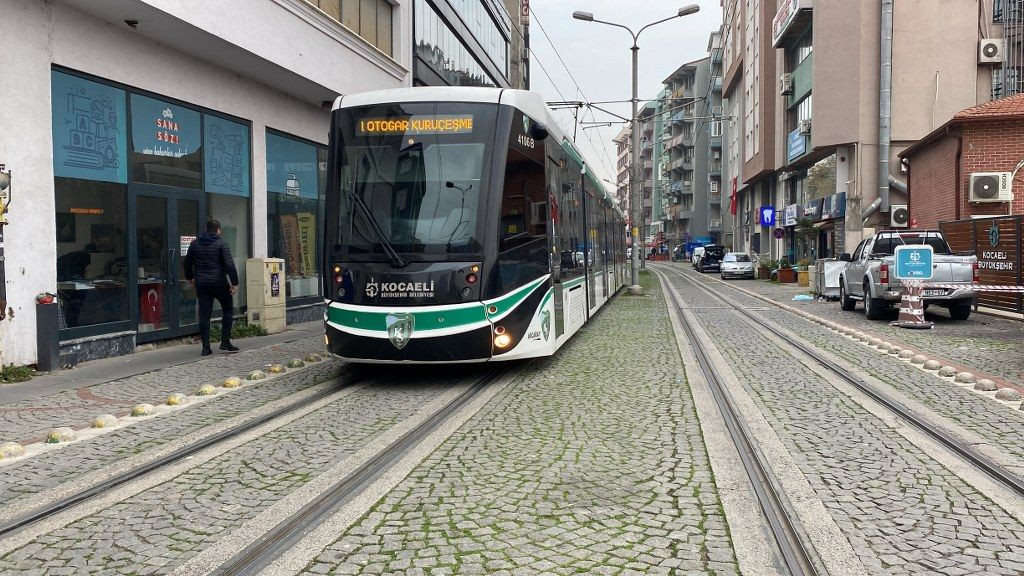 Tramvay Yolundaki Keyif Uykusunu Vatman Bozdu - Sayfa 5