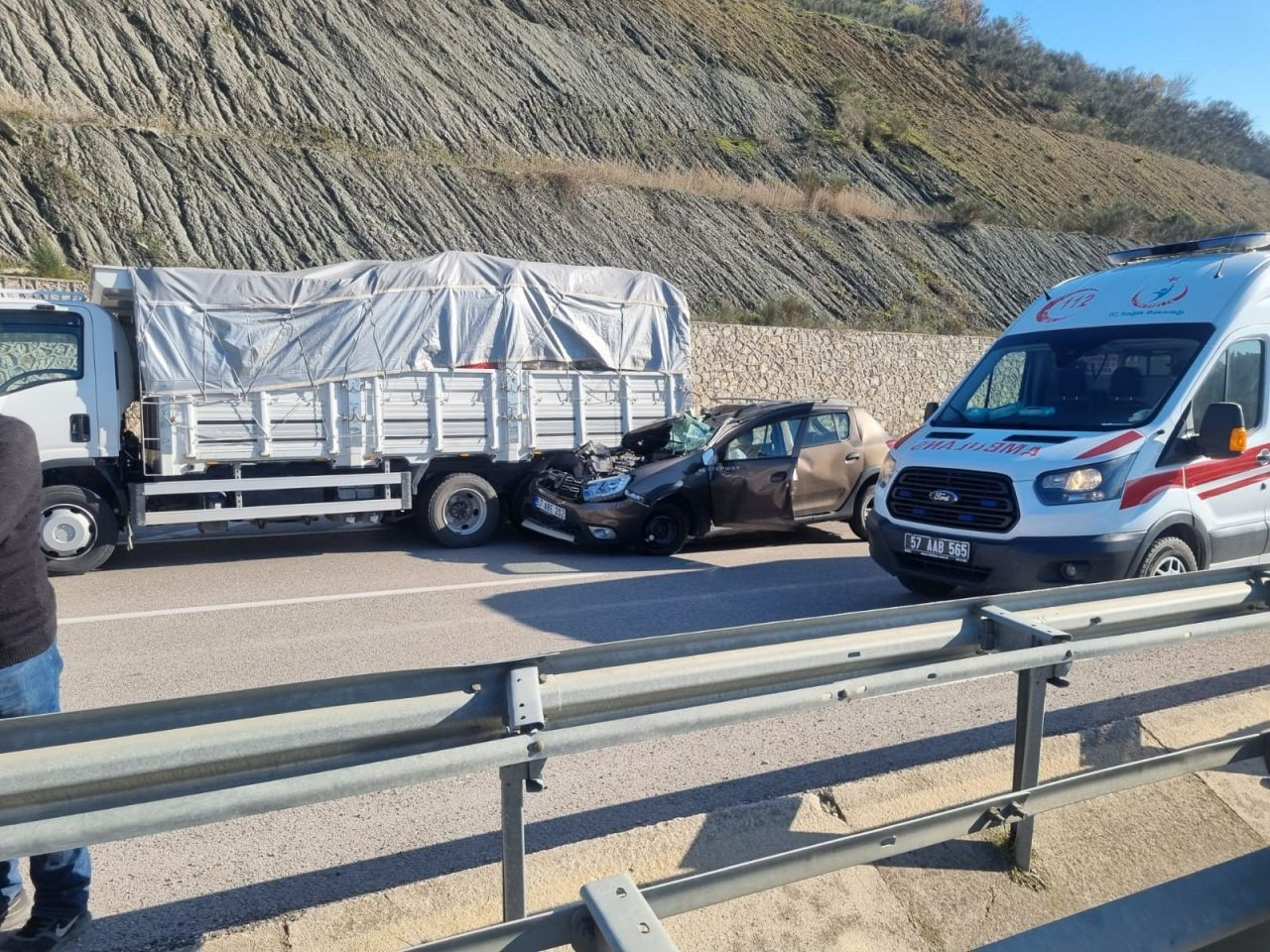 Sinop'ta Otomobil Kamyonun Altına Girdi: 1 Yaralı - Sayfa 5