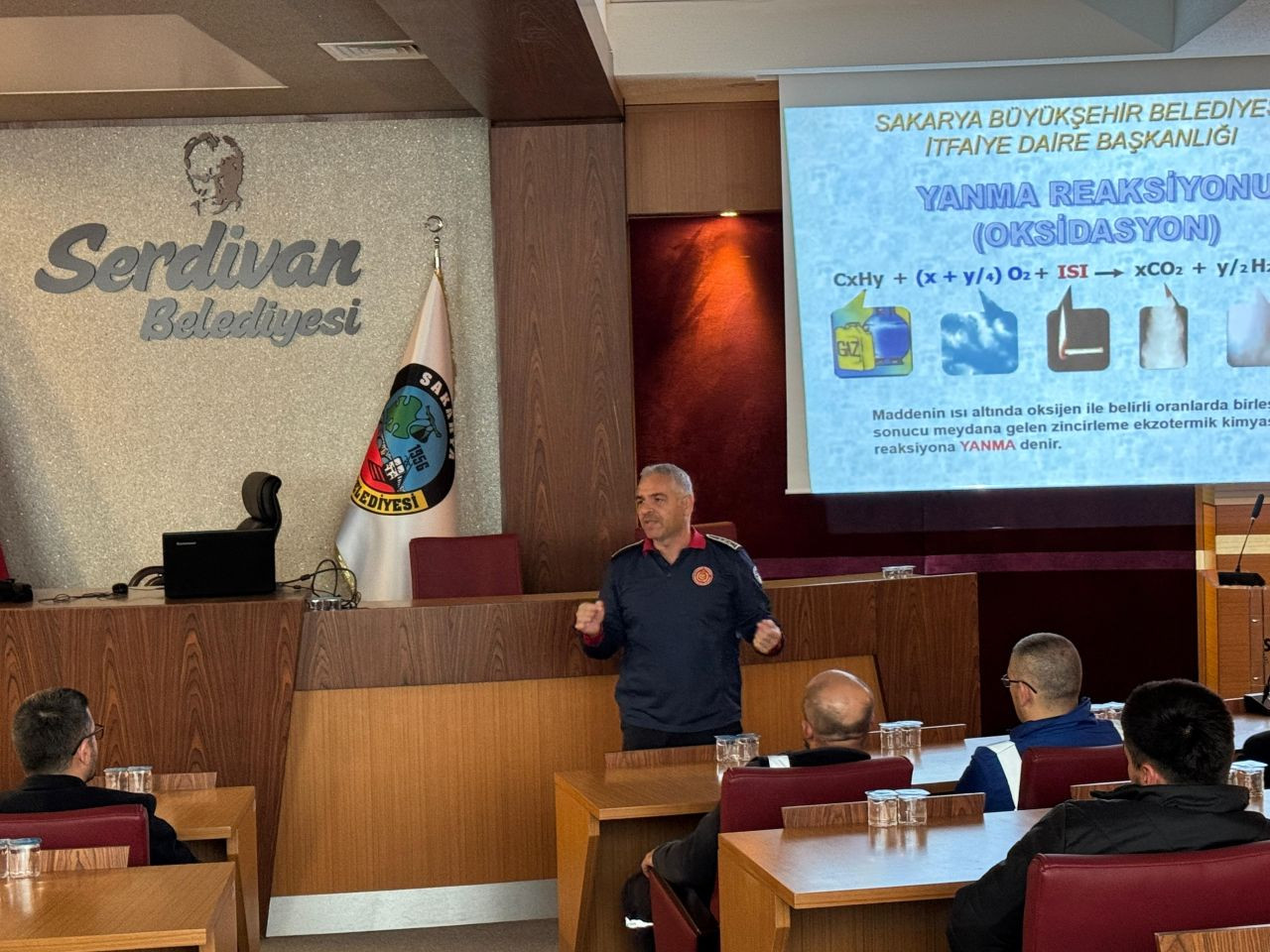 Serdivan Belediyesi' nden uygulamalı yangın eğitimi - Sayfa 1