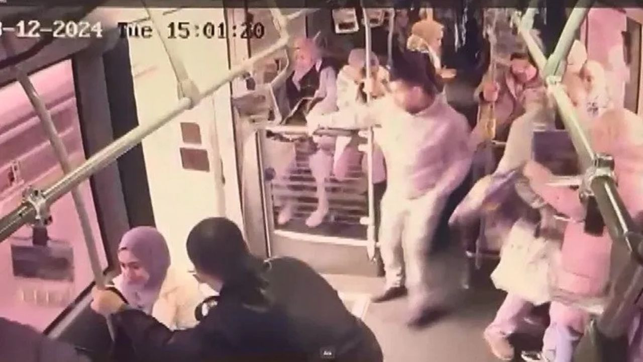 Esenyurt'ta Yolcu Metrobüsten Düştü! İşte O Anlar.. - Sayfa 8