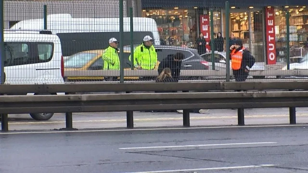 Esenyurt'ta Yolcu Metrobüsten Düştü! İşte O Anlar.. - Sayfa 4