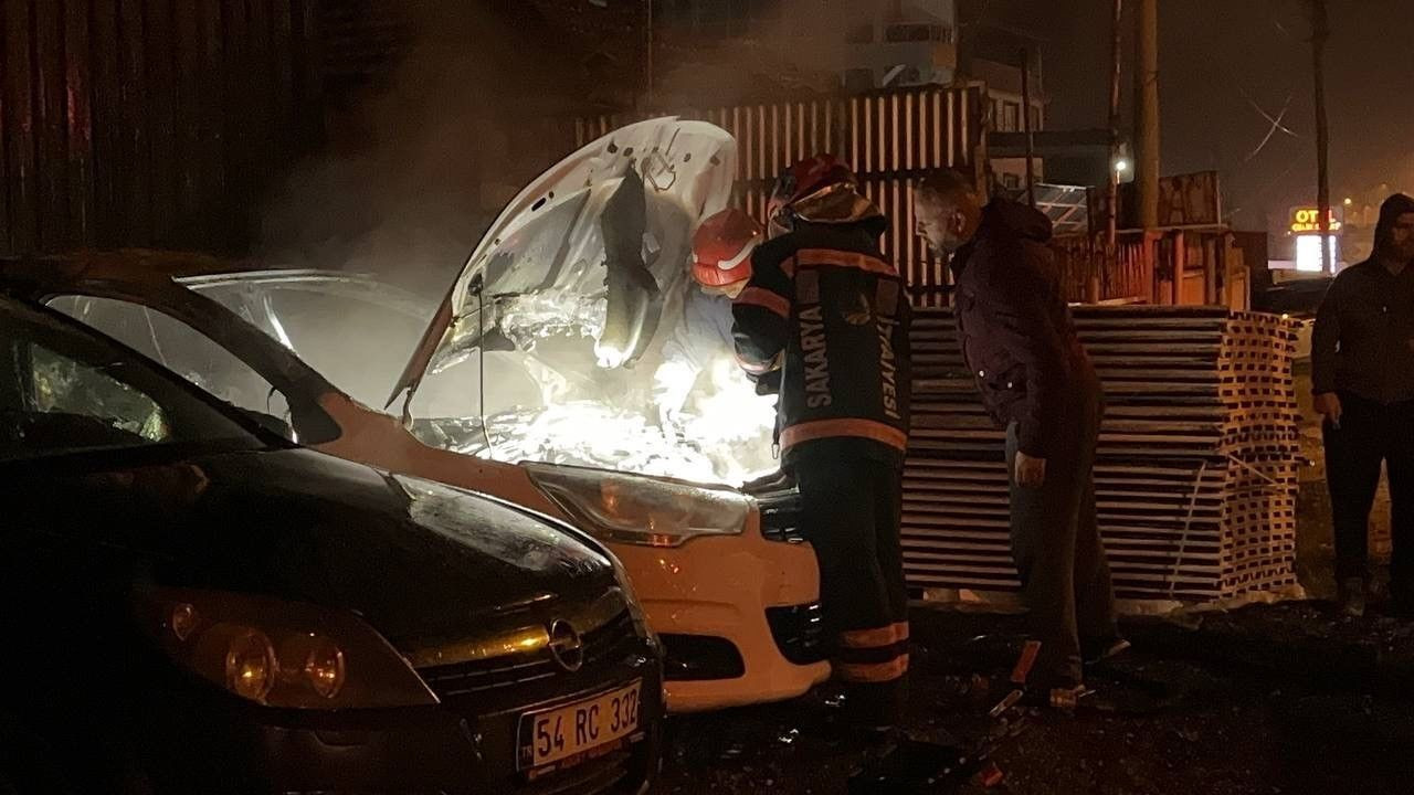 Park halindeki otomobil alev aldı: 2 yaralı - Sayfa 4