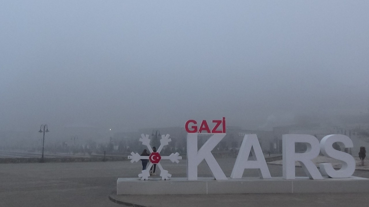 Kars'ta Yoğun Sis Etkili Oldu