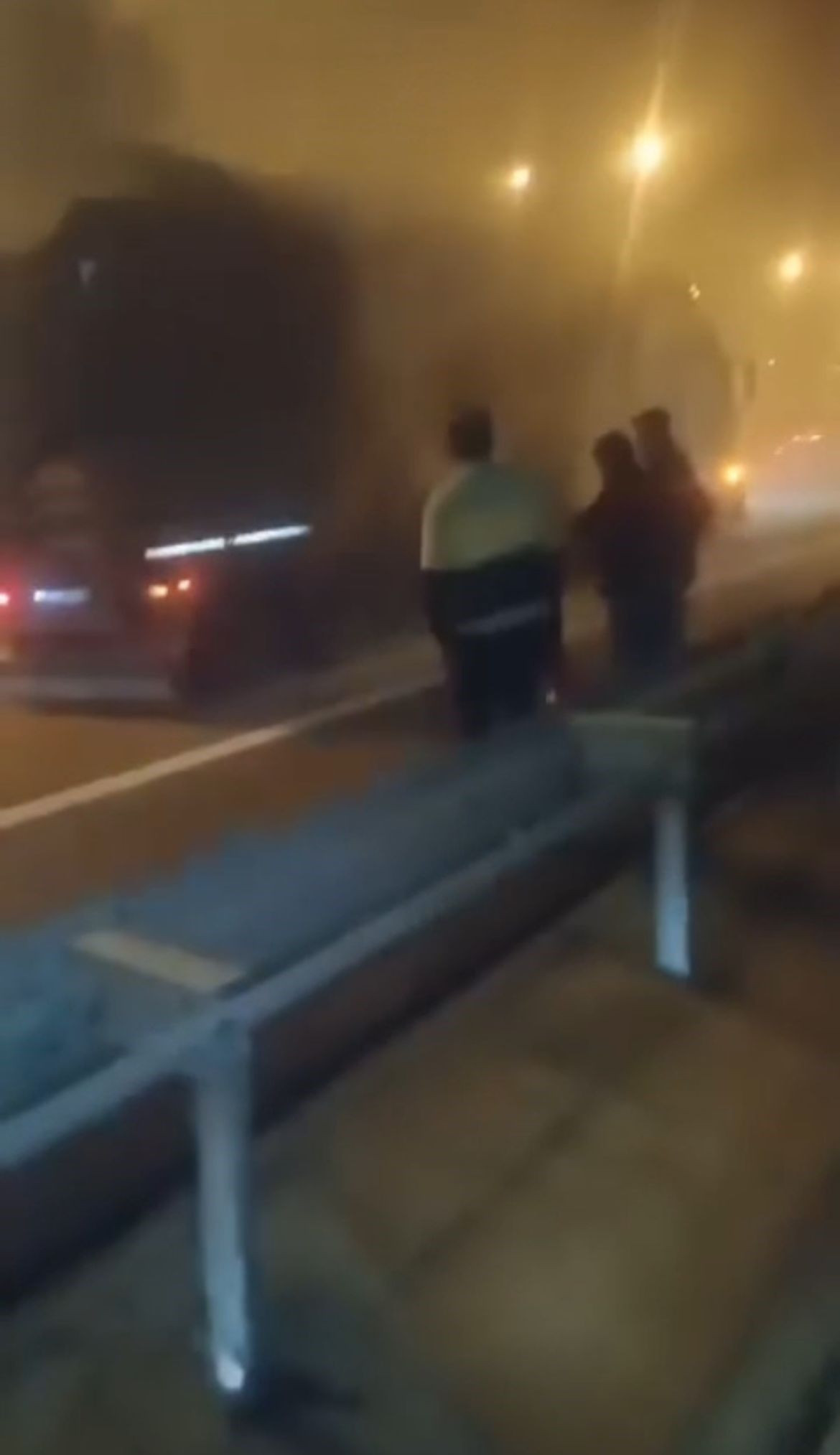 Lastiği Tutuşan Tırı Hızlı Müdahale İle Kül Olmaktan Kurtardılar - Sayfa 2