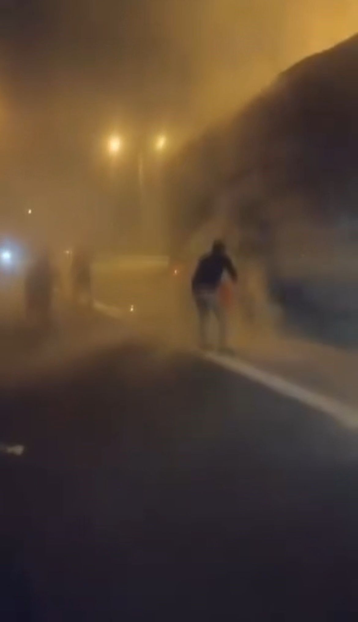 Lastiği Tutuşan Tırı Hızlı Müdahale İle Kül Olmaktan Kurtardılar - Sayfa 4