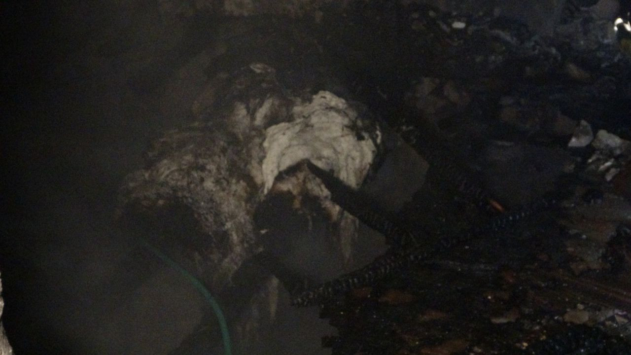 2 Katlı Evde Çıkan Yangına Yağmur Altında Müdahale - Sayfa 5