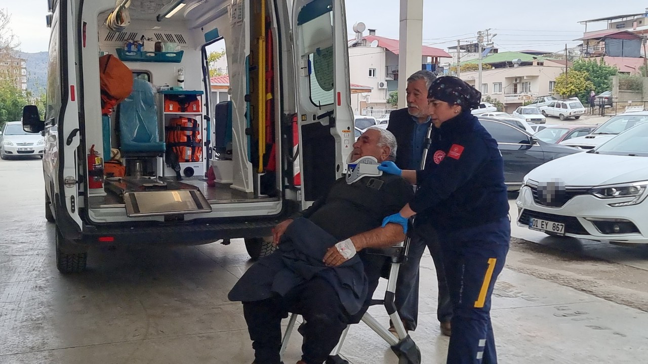 Adana'da Şehit Konvoyunda Kaza: 1'i Ağır 4 Yaralı