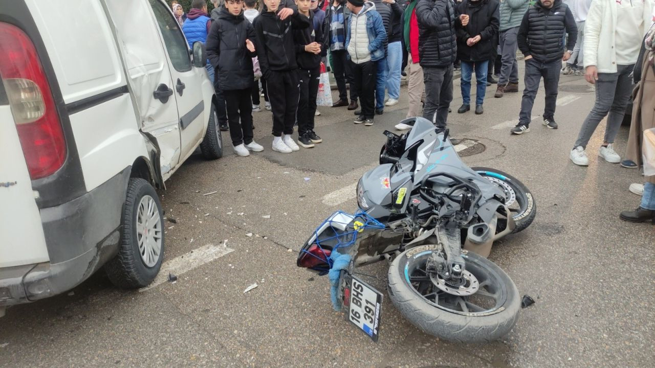 Bursa'da Motosiklet Hafif Ticari Araca Çarptı: 2 Yaralı - Sayfa 3