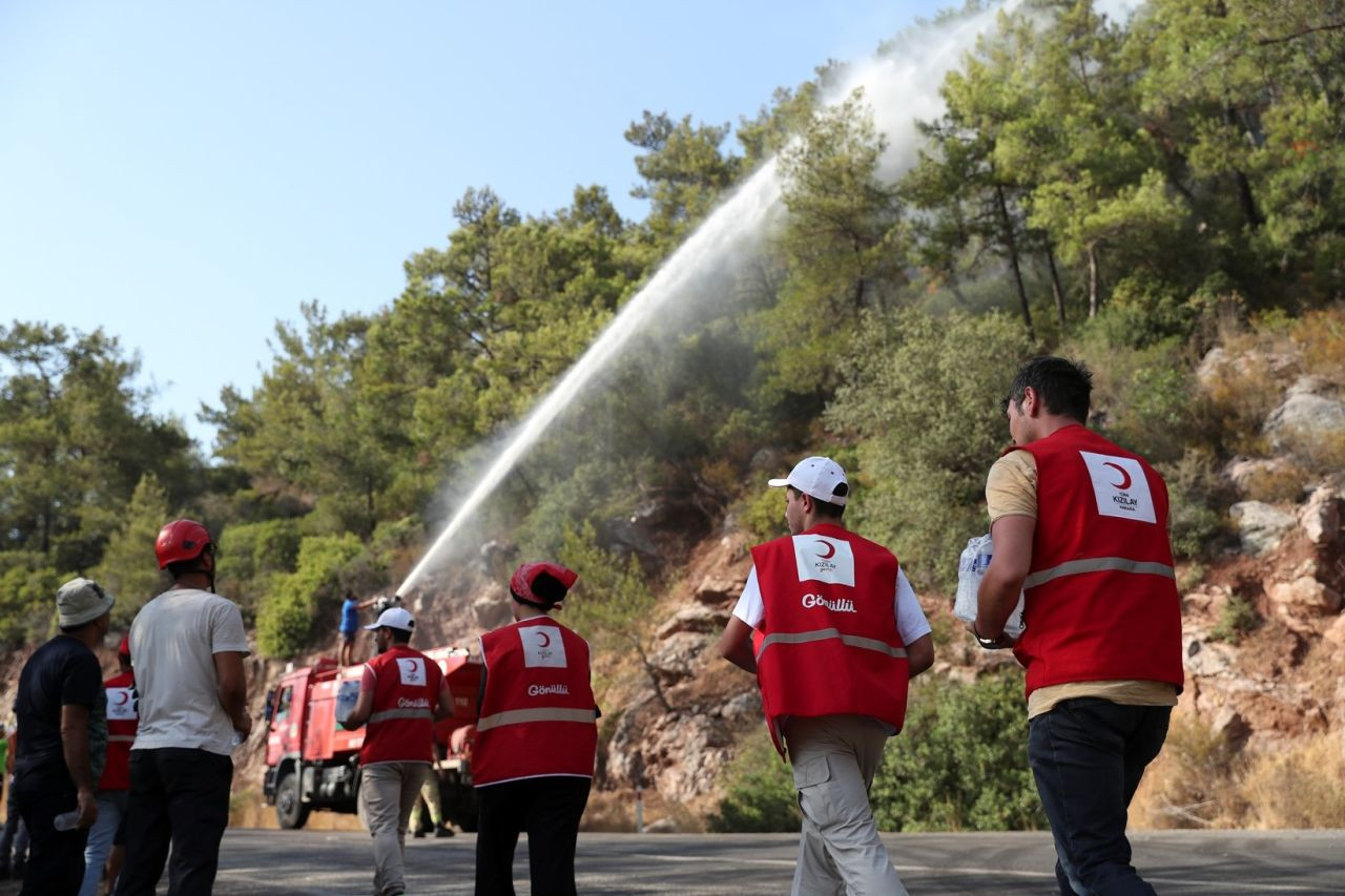 Türk Kızılay Gönüllüleriyle İyiliği Büyütüyor - Sayfa 1