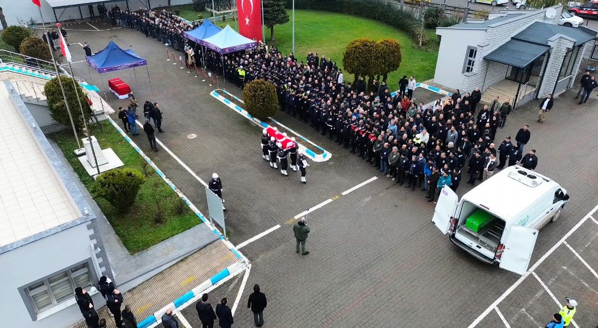 Hayatını Kaybeden Polis Memuru Gözyaşlarıyla Uğurlandı - Sayfa 1